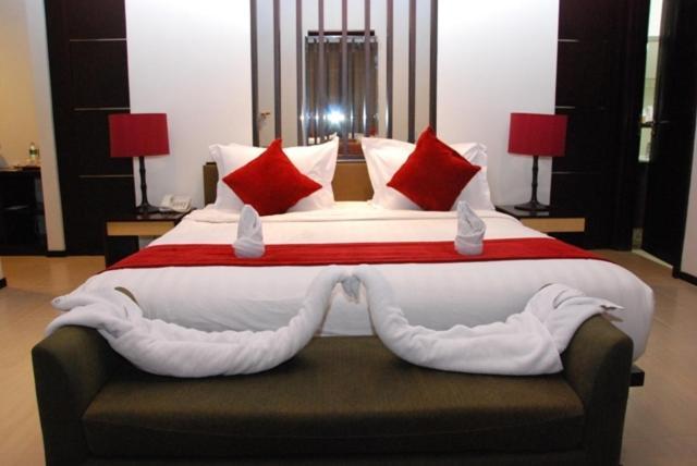 Rumah Nenek Hotel And Restaurant Паданг Стая снимка