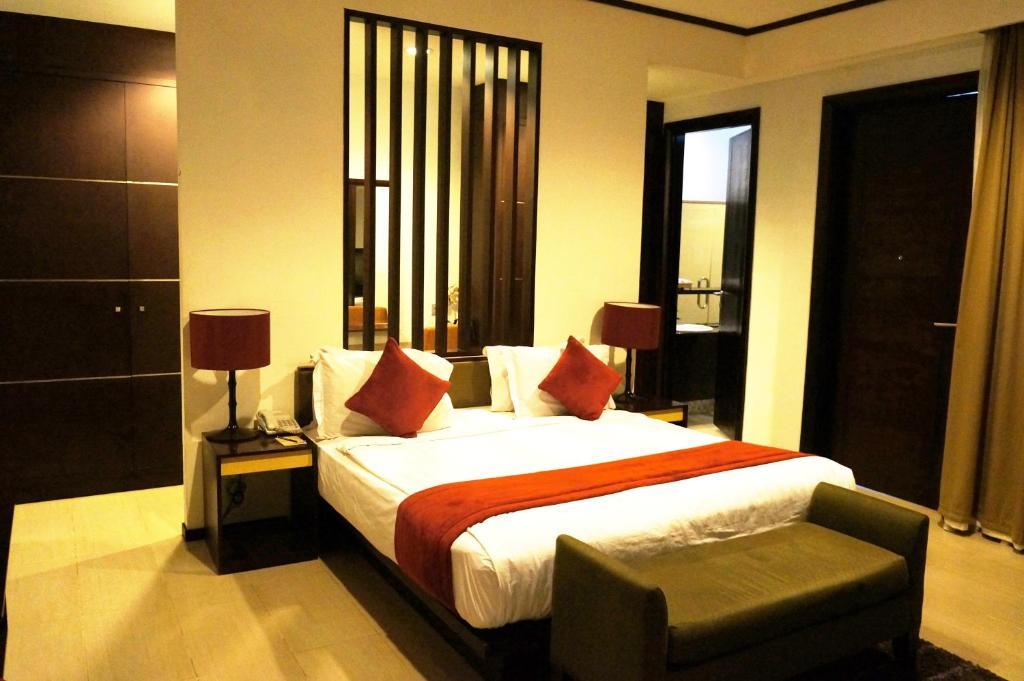 Rumah Nenek Hotel And Restaurant Паданг Стая снимка